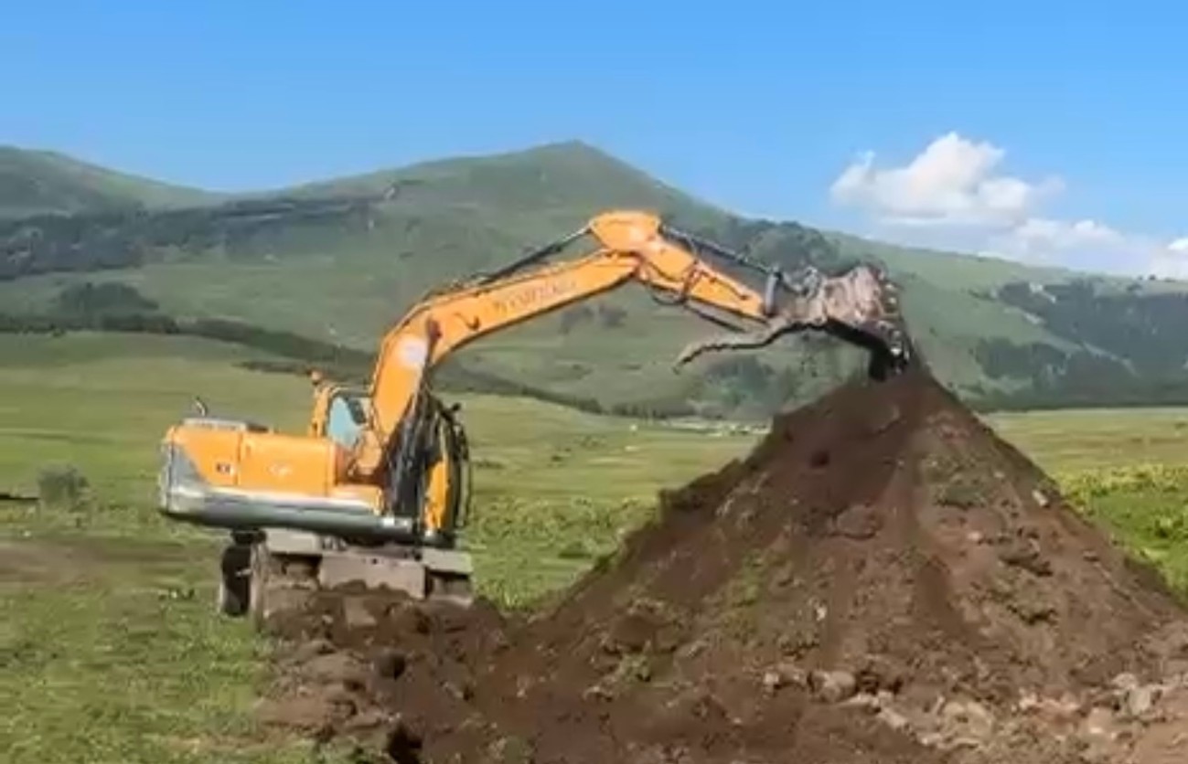 Началась раскопка котлована главного пятизвездочного отеля, принадлежащего курорту «Ала-Тоо Резорт».